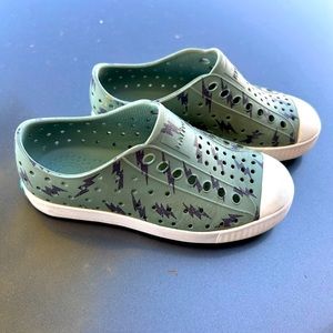 Native size c11 shoes